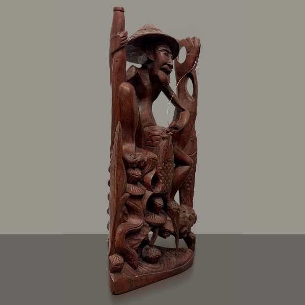 Fisherman with his catch Statue - Image 3