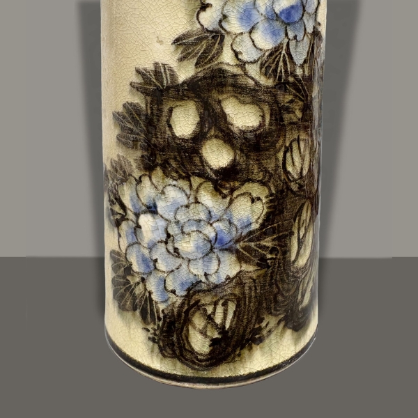 Japanese ceramic Vase - art as lived experience - Image 3